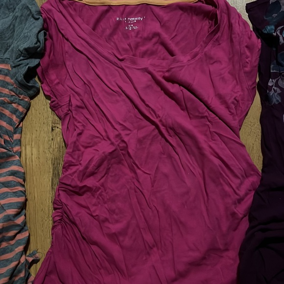 Maternity t-shirts.  Coral & grey striped shirt is a Large but all fit the same. - Picture 4 of 7